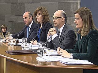 Ver v&iacute;deo  'El Gobierno anuncia recortes por 8.900 millones y sube impuestos'