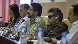 Ver v&iacute;deo  'Gobierno de Colombia y FARC aproximan posturas sobre el problema de la tierra'