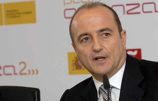 El Gobierno exigir&aacute; que el dinero con el que avala a los bancos llegue a las empresas y a las familias