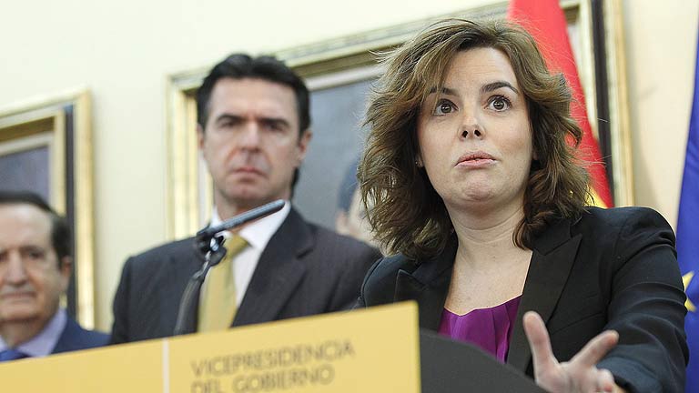 S&aacute;enz de Santamar&iacute;a pide a los espa&ntilde;oles "un esfuerzo m&aacute;s" y promete que "no ser&aacute; en vano"