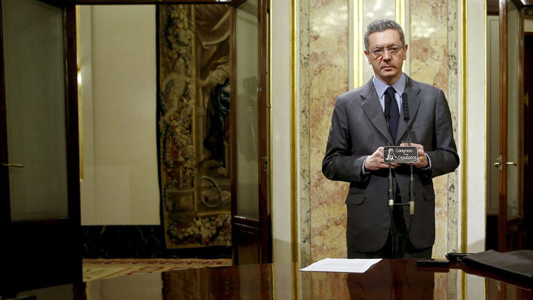 El Gobierno rebajar&aacute; las tasas en primera instancia como ped&iacute;a la Defensora del Pueblo