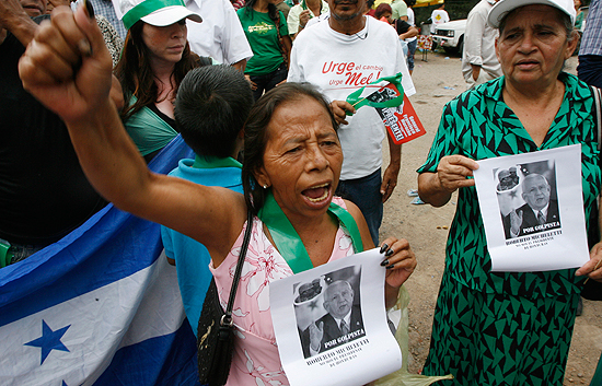 Informe semanal - Tres meses despu&eacute;s del golpe de estado en Honduras la represi&oacute;n policial se recrudece en las calles