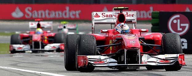 Fernando Alonso adelant&oacute; a Massa despu&eacute;s de que este aflojara el pie de acelerador.