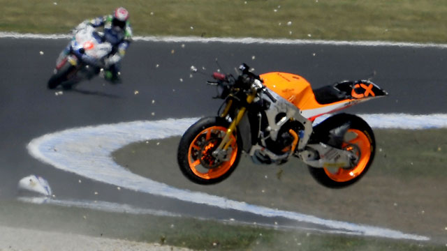 Gran susto de M&aacute;rquez