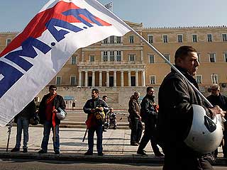 Ver v&iacute;deo  'Grecia vive su primera huelga general con Papadimos al frente del gobierno'