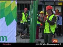 Ir al Video&nbsp;Greenpeace cierra 50 gasolineras de BP por el vertido del Golfo