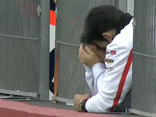 Ver v&iacute;deo  'Gresini se emociona con la victoria de Pirro'