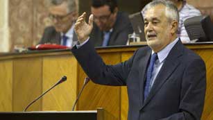 Ver v&iacute;deo  'Gri&ntilde;&aacute;n sale reelegido como presidente de la Junta de Andaluc&iacute;a'