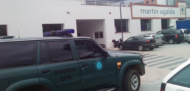 La Guardia Civil registra la sede de una web de apoyo a ETA