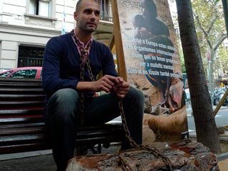 Ver v&iacute;deo  'Guardiola, solidario y criticado'