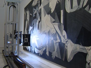 El Guernica, el cuadro de Picasso ser� examinado al detalle por un robot de 9 metros
