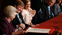 Ir al Video&nbsp;Guillermo de Holanda ya es rey tras la abdicaci&oacute;n de su madre