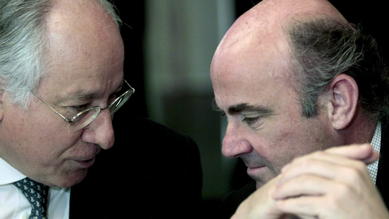 De Guindos descarta acudir al fondo de rescate para sanear la banca