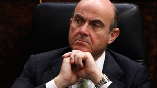 Ver v&iacute;deo  'Guindos confirma que los compradores de preferentes de bancos rescatados no recuperar&aacute;n su inversi&oacute;n'