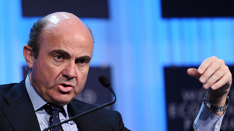 De Guindos dice que la ley de estabilidad espa&ntilde;ola ser&aacute; "m&aacute;s estricta" que la europea