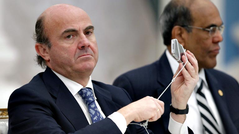 De Guindos, a Fern&aacute;ndez Ord&oacute;&ntilde;ez sobre Bankia: "El Gobierno tuvo que hacer en seis meses lo que no se hizo en tres a&ntilde;os"