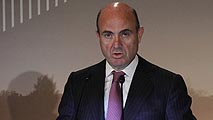 Ir al Video&nbsp;Guindos insiste en que las reformas son la base de la recuperaci&oacute;n y destaca que cualquier mejora del PIB ir&aacute; a bajar d&eacute;ficit