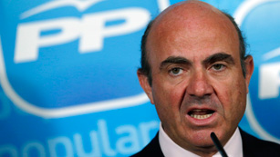 Ver v&iacute;deo  'De Guindos niega el rescate de Espa&ntilde;a y solo pone a Catalu&ntilde;a la condici&oacute;n del d&eacute;ficit'
