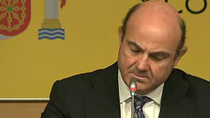 Ver v&iacute;deo  'De Guindos: "Rajoy no ha comparecido porque yo soy el miembro del Eurogrupo"'