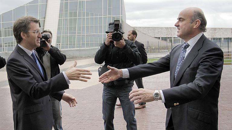 De Guindos: El Gobierno est&aacute; tomando las decisiones para modificar el rumbo