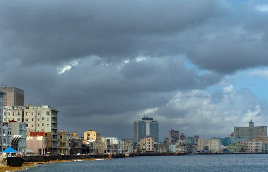 La tormenta tropical Gustav se aleja de Cuba