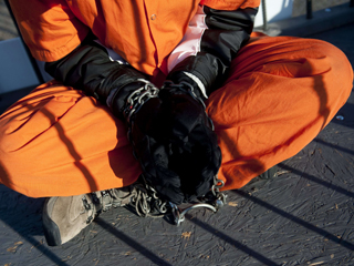 Ver v&iacute;deo  'Hace diez a&ntilde;os que los primeros prisioneros llegaron a Guant&aacute;namo'