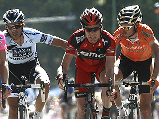 Ver v&iacute;deo  'Hagen se impone en plena batalla por el Tour'