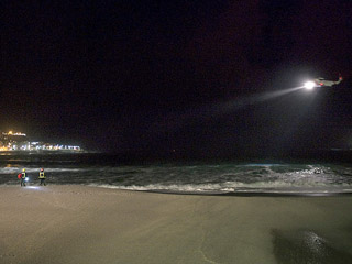 Ver v&iacute;deo  'Hallan el cad&aacute;ver de uno de los polic&iacute;as desaparecidos en una playa de A Coru&ntilde;a'