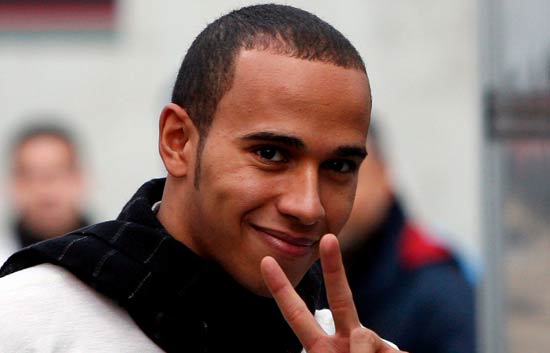 Hamilton presenta su coche ante sus patrocinadores
