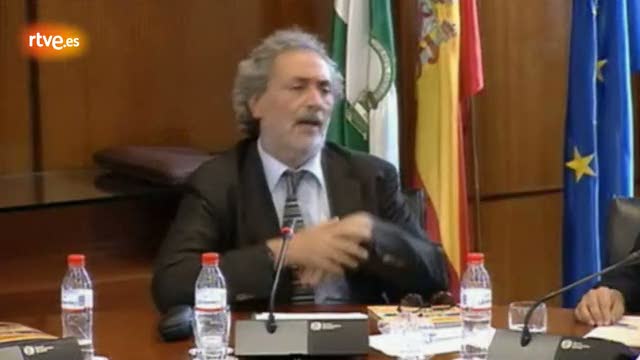 El Defensor del Pueblo Andaluz abronca a los pol&iacute;ticos: "La gente est&aacute; hasta el gorro de ustedes"