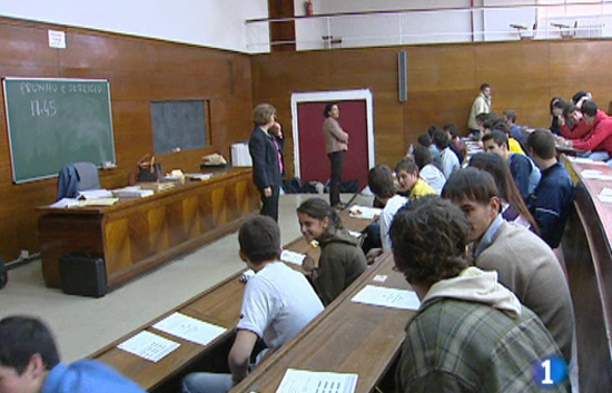 Ver v&iacute;deo  'Hay 16.000 universitarios en Espa&ntilde;a que estudian alguna de las 138 titulaciones adaptadas a Bolonia.'