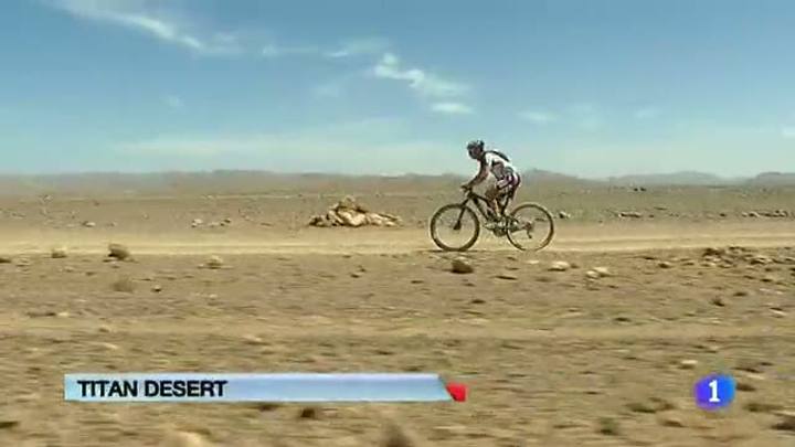 Ir al Video&nbsp;Heras supera con &eacute;xito su aver&iacute;a en la Titan Desert
