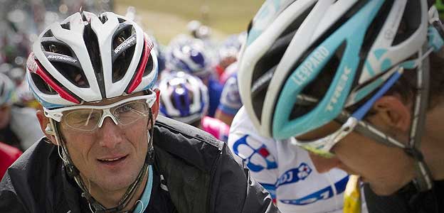 Los hermanos Schleck se han visto sorprendidos por Contador