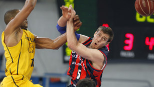 Heurtel da la victoria a Laboral Kutxa con un triple en el último segundo Heurtel da la victoria a Laboral Kutxa con un triple en el último segundo
