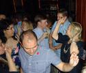 Hillary Clinton baila en el Caf&eacute; Havana