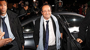 Ver v&iacute;deo  'Hollande gana a Sarkozy por estrecho margen y ambos se disputar&aacute;n la segunda vuelta'