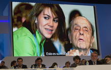 HOMENAJE A FRAGA EN EL XVII CONGRESO DEL PP EN SEVILLA