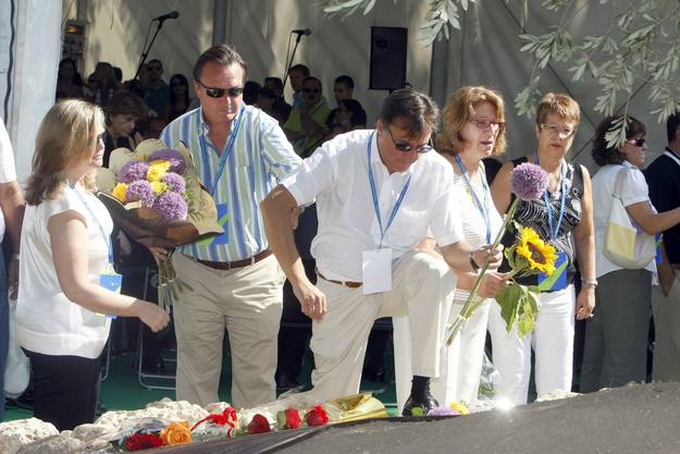 Ofrenda floral por las v&iacute;ctimas