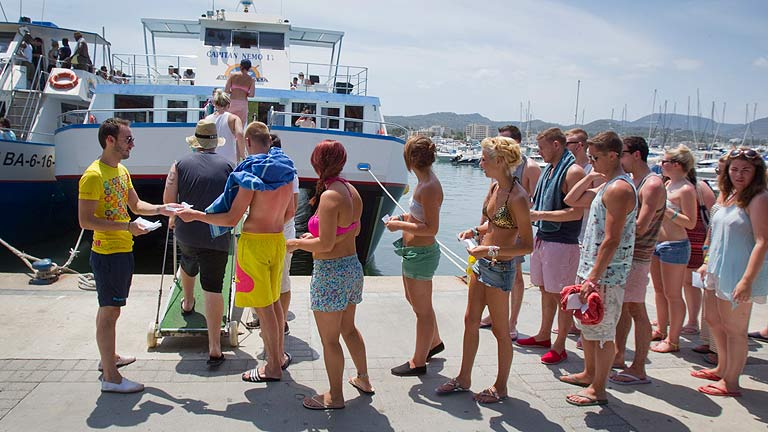 Los hoteleros prev&eacute;n una ca&iacute;da del 30% en las reservas este verano