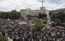 Huelga general en Grecia por el cierre de la ERT