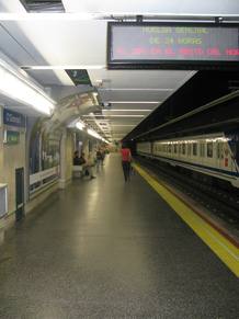 Los asuarios del metro tambi&eacute;n han bajado en la huelga general