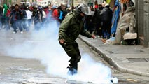 Ir al Video&nbsp;La huelga por la mejora de las pensiones paraliza las principales ciudades de Bolivia