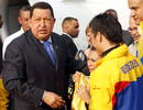Hugo Chavez, orgulloso de sus atletas. M&aacute;s ahora, despu&eacute;s de la medalla de oro obtenida en esgrima.
