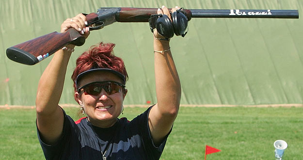 La h&uacute;ngara Diane Igaly fue la campeona de tiro al plato en Atenas 2004.