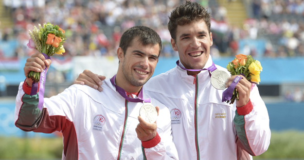 H&Uacute;NGAROS LOGRAN MEDALLA DE ORO EN PRUEBA DE 1000M DE KAYAK DOBLE (K2) MASCULINO