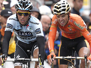 Ver v&iacute;deo  'Hushovd gana y Contador ataca'