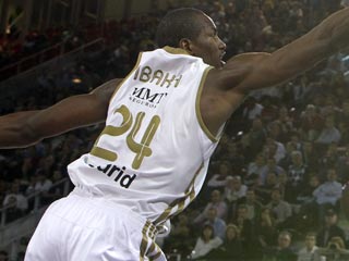 Ver v&iacute;deo  'Ibaka da la victoria al Madrid'