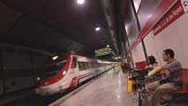 Ir al Video&nbsp;Iberia y Renfe se re&uacute;nen para evitar las huelgas convocadas