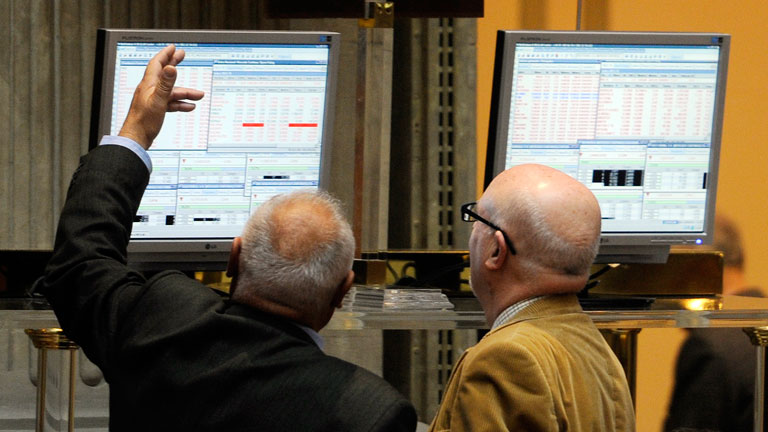 El Ibex-35 cede un 2,55%, arrastrado por las p&eacute;rdidas de la banca, y marca m&iacute;nimo anual   