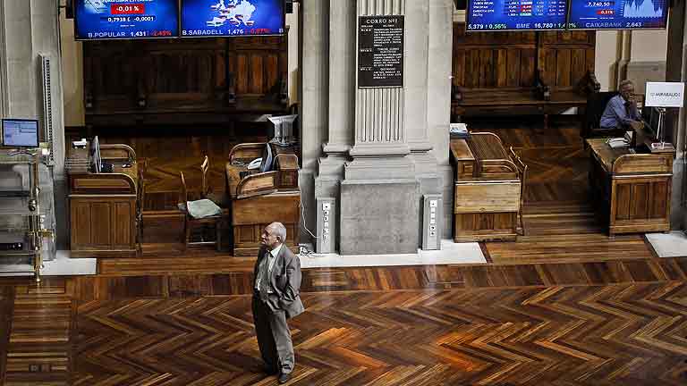La Bolsa espa&ntilde;ola se dispara un 4,41% con la prima de riesgo por debajo de 540 puntos
